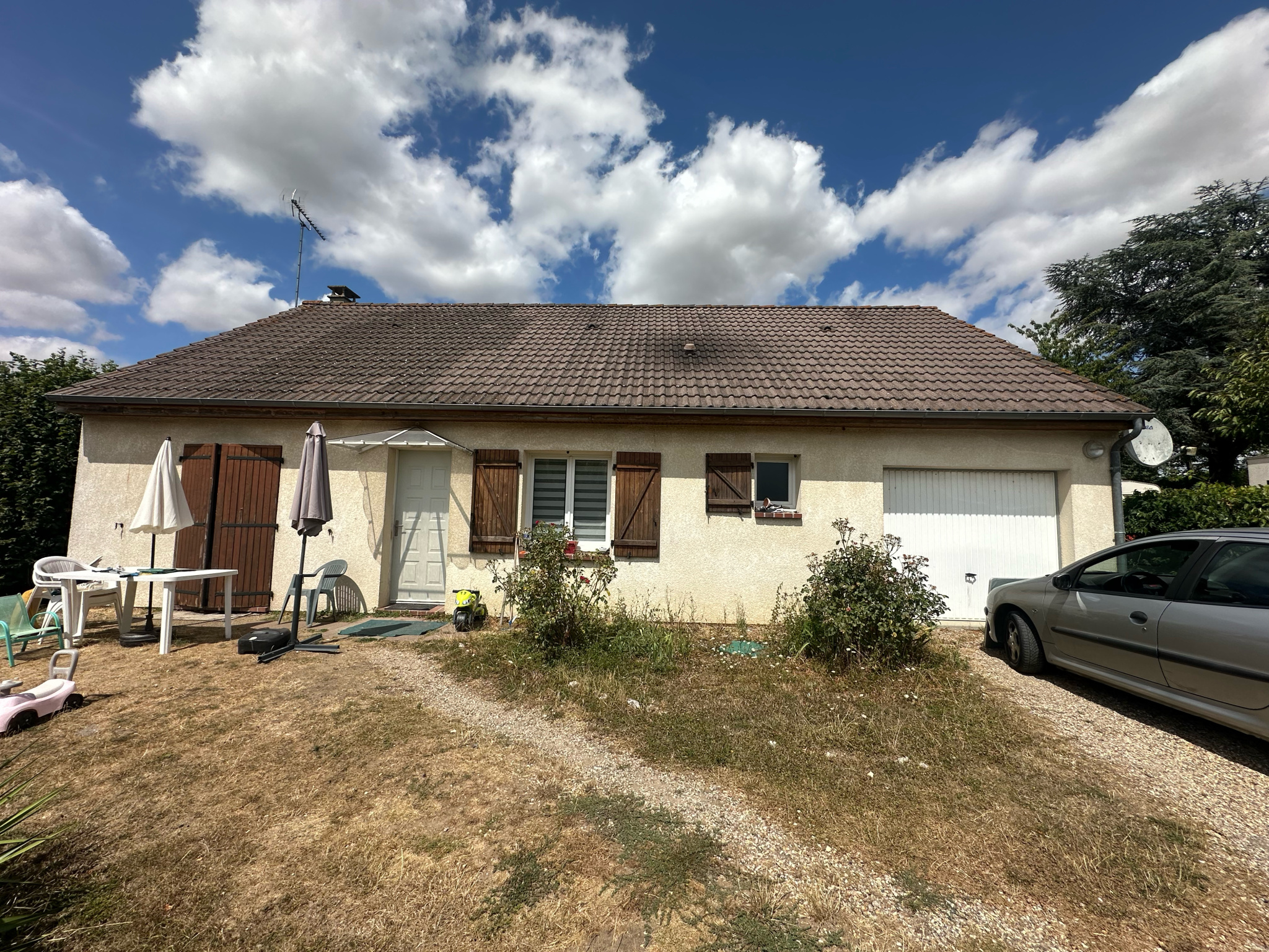 Maison BUEIL - locataire en place