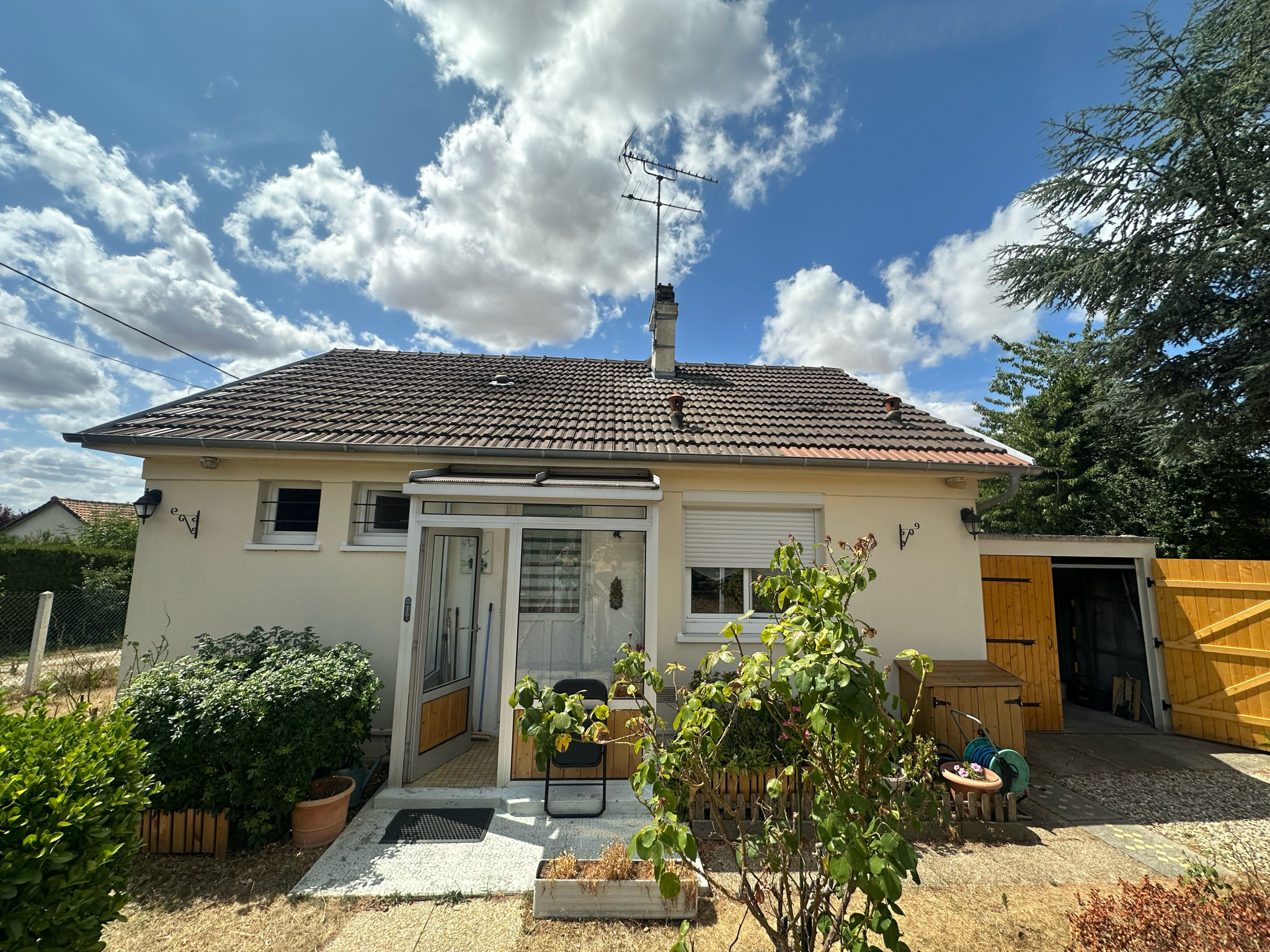 Maison BUEIL - locataire en place